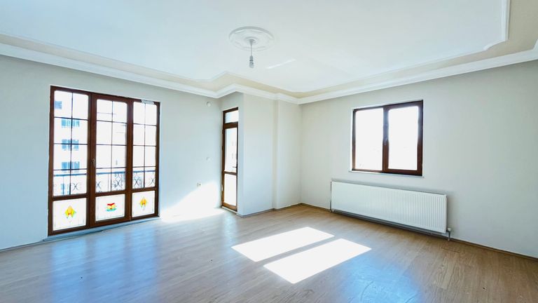 ŞİNGAH MAHALLESİNDE,TRABZON YOLU CEPHELİ 3+1 KİRALIK DAİRE