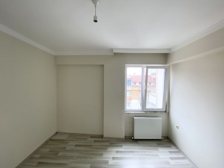 DORA'DAN TEYYAREDÜZÜ MAHALLESİNDE GENİŞ 2+1 KİRALIK DAİRE!