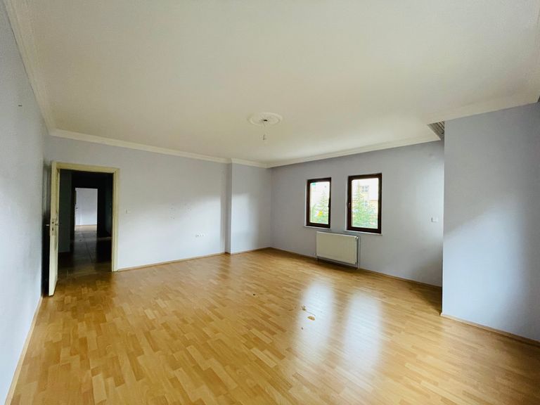 RESMİ KURUMLARA OKULLARA YÜRÜME MESAFESİNDE 3+1 KİRALIK DAİRE