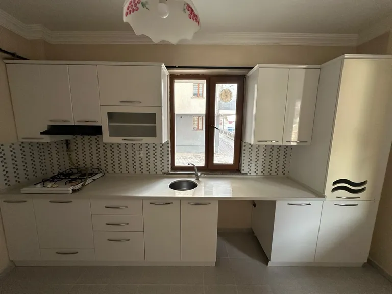 DORA'DAN GÜMÜŞELİ SİTESİ'N DE GENİŞ FERAH 3+1 KİRALIK DAİRE