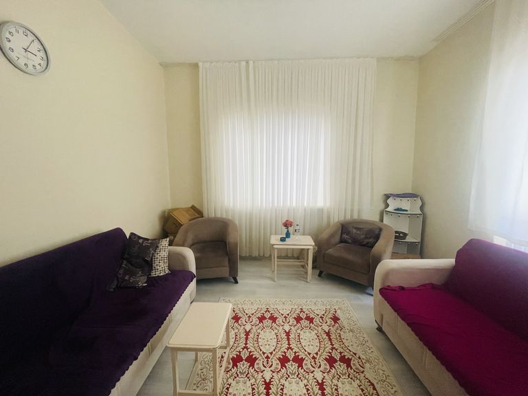 DORA'DAN ÇARŞININ İÇİNDE RAHAT OTURUMA SAHİP SATILIK 2+1 DAİRE