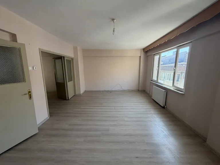 DORA - GEMLİK MEYDANI VE SAHİLE YAKIN, SATILIK 3+1 DAİRE