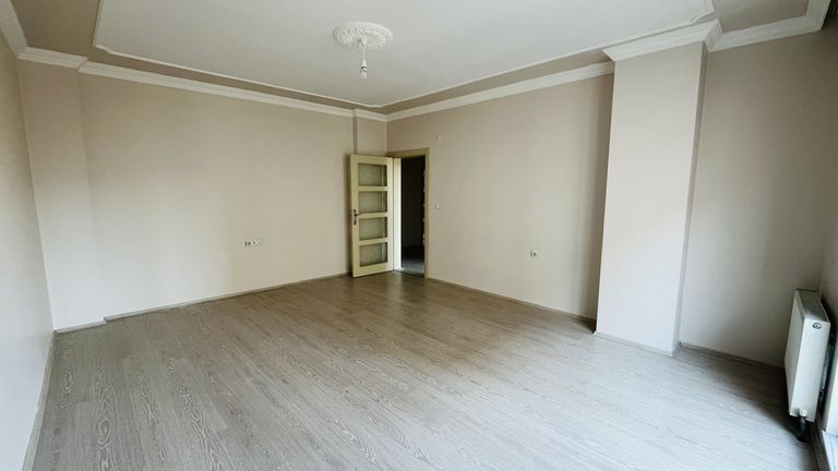ŞEHİR MERKEZİNDE MÜKEMMEL KONUMDA SATILIK 3+1 DAİRE