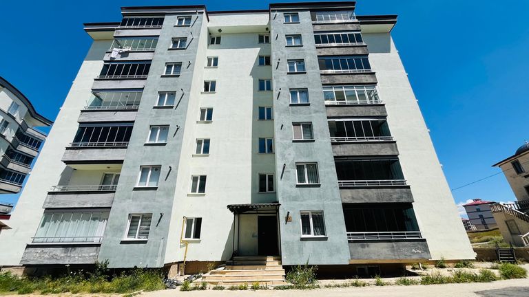 DORA - ŞİNGAH MAHALLESİNDE IHLAMUR KENT'TE GENİŞ VE FERAH 3+1 KİRALIK DAİRE