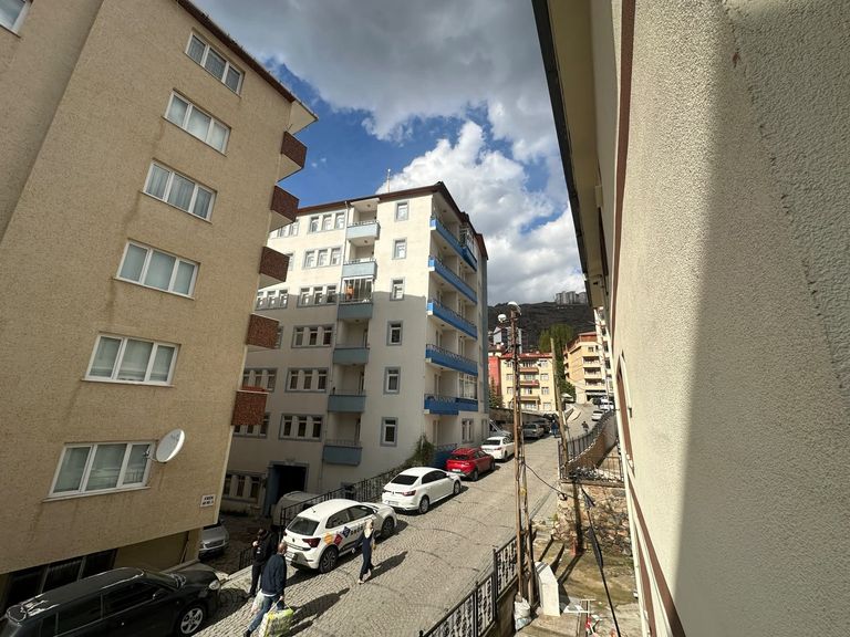 DORADAN HER ŞEY AYAĞINIZIN ALTINDA 2+1 KİRALIK DAİRE