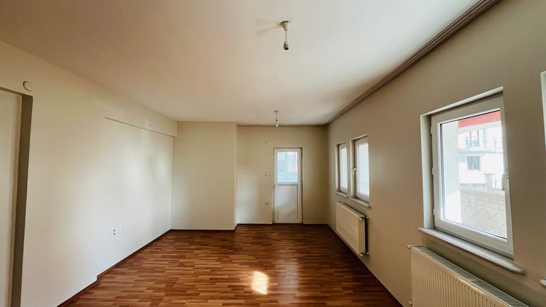 3+1 GENİŞ, EĞİTİM KURUMLARINA YAKIN DAİRE !