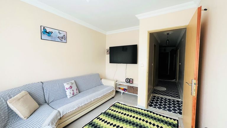 DORA - ÖĞRETMEN TOKİDE ARA KAT, GÜNEY CEPHE SATILIK 3+1 DAİRE