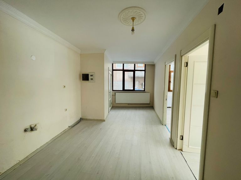 ŞEHİR MERKEZİNDE KİRALIK 2+1 DAİRE HER YERE YÜRÜME MESAFESİNDE