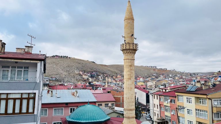 MERKEZİ KONUMDA 3+1 ŞEHİR MANZARALI DAİRE