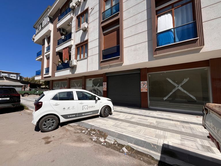 ÇİFTLİKKÖY’DE 700 M²’LİK KİRALIK DEV İŞ YERİ