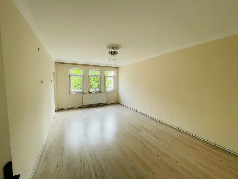 OKULLARA YAKIN MERKEZİ KONUMDA 2+1 KİRALIK DAİRE