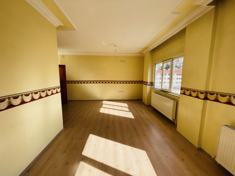 GÜNTAŞ ÜSTÜNDE ŞEHRİN GÖBEĞİNDE KİRALIK 2+1 DAİRE