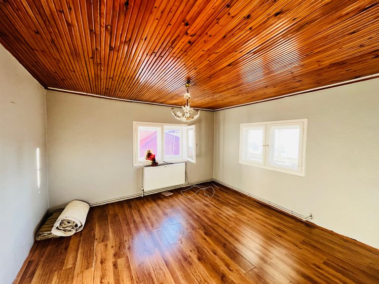 DORA - MERKEZİ LOKASYONDA FIRSAT FİYATA FIRSAT 2+1 SATILIK DAİRE