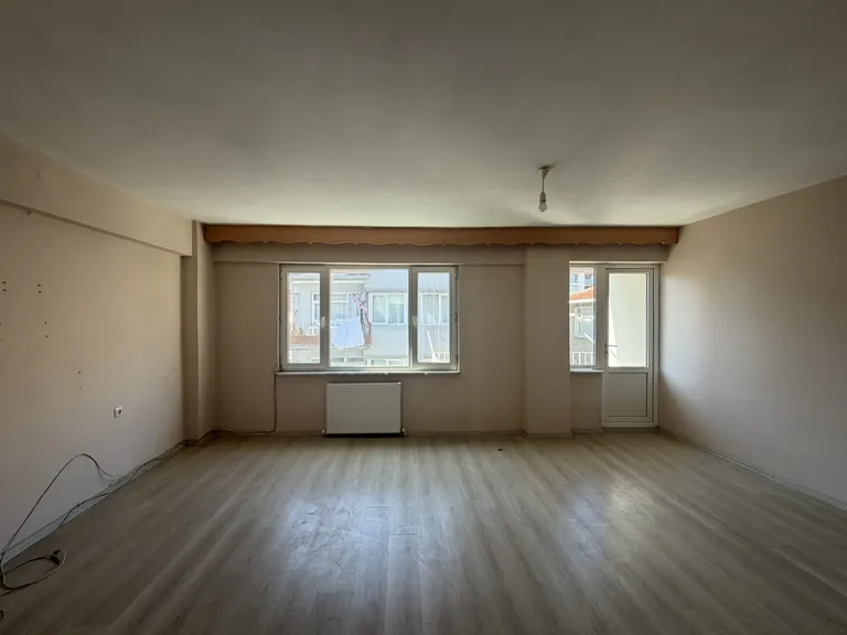 DORA - GEMLİK MEYDANI VE SAHİLE YAKIN, SATILIK 3+1 DAİRE