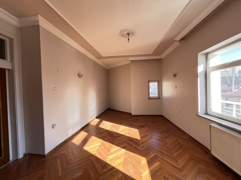 DORA'DAN ŞEHİR MERKEZİNDE FIRSAT GENİŞ 3+1 DAİRE