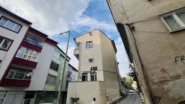 MERKEZİ LOKASYONDA GENİŞ VE KULLANIŞLI 3+1 DAİRE