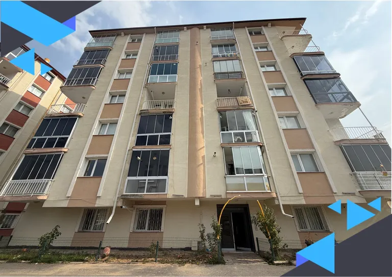 DORA- ZAHİT MAHALLESİNDE ÇORUH MANZARALI 3+1 SATILIK DAİRE