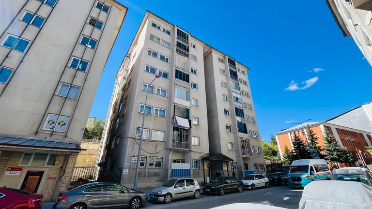 DORA - MERKEZİ LOKASYONDA 4 YOL MEVKİNDE 3+1 SATILIK DAİRE