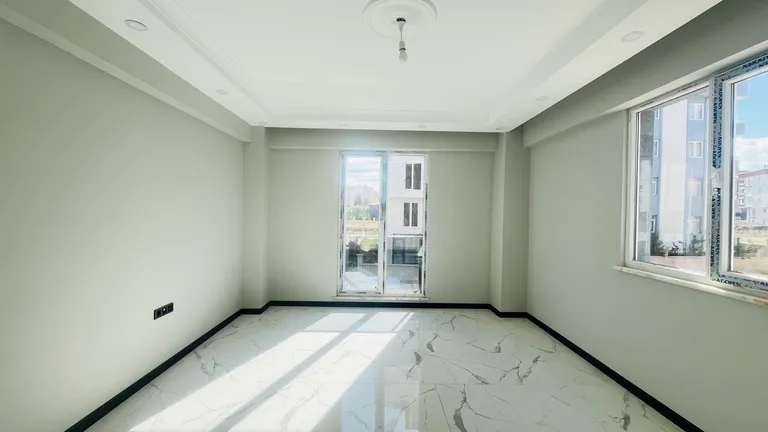ŞİNGAH MAHALLESİ SIFIR YERDEN ISITMALI 2+1 KİRALIK DAİRE