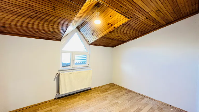ŞEHRİN KALBİNDE TERAS KAT 2+1 KİRALIK DAİRE
