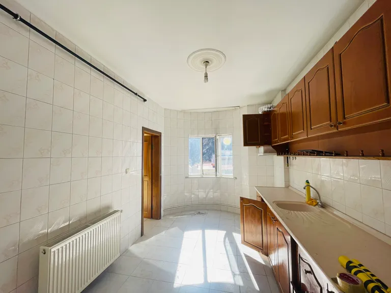 DORADAN OKULLARA YÜRÜME MESAFESİNDE 2+1 KİRALIK DAİRE