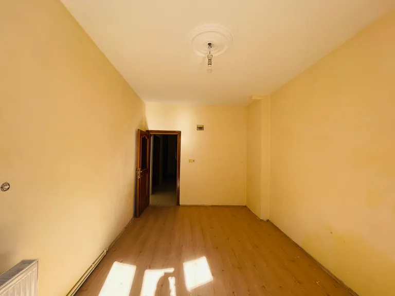 ÇARŞININ GÖBEĞİNDE 2+1 KİRALIK DAİRE