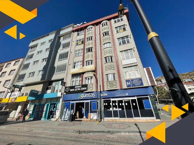 ÇARŞININ GÖBEĞİNDE 2+1 KİRALIK DAİRE