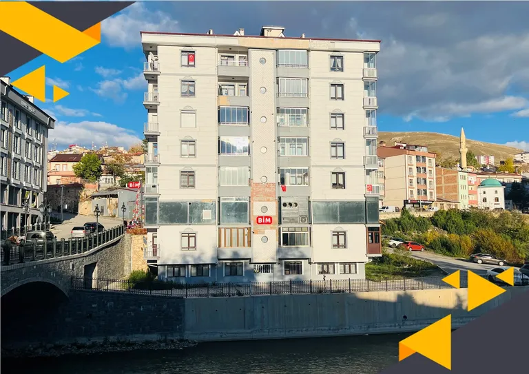 ŞEHRİN KALBİNDE TERAS KAT 2+1 KİRALIK DAİRE