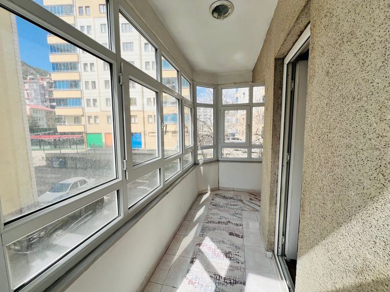 DÜZ AYAK YAŞAMIN KONFORU! ŞEHRİN EN RAHAT NOKTASINDA 3+1