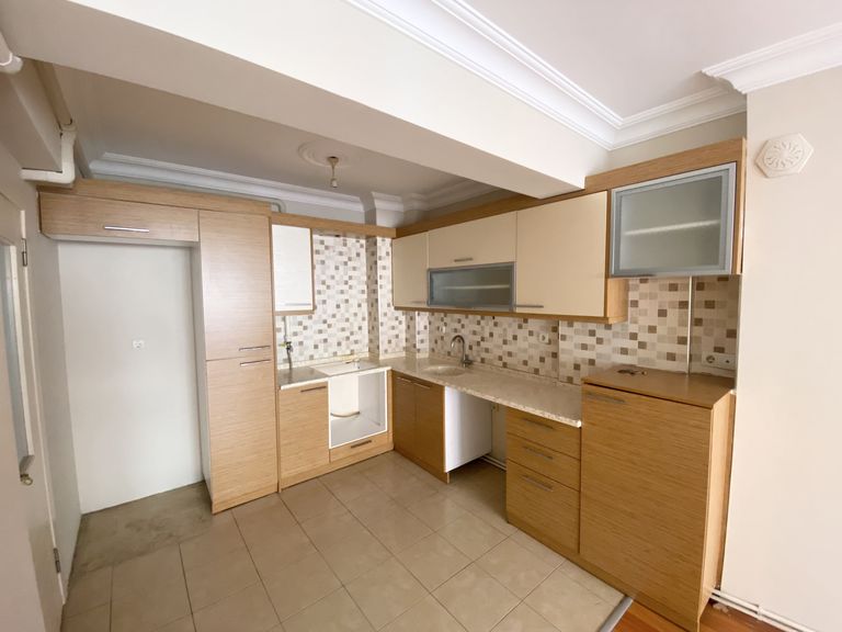 DORA'DAN GAZİLER MAHALLESİNDE GENİŞ VE FERAH 3+1 KİRALIK DAİRE !