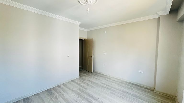 DORA -YEM FABRİKASI KARŞISINDA SIFIR VE LÜKS SATILIK DAİRELER