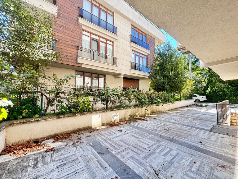 ÇİFTLİKKÖY’DE 700 M²’LİK KİRALIK DEV İŞ YERİ