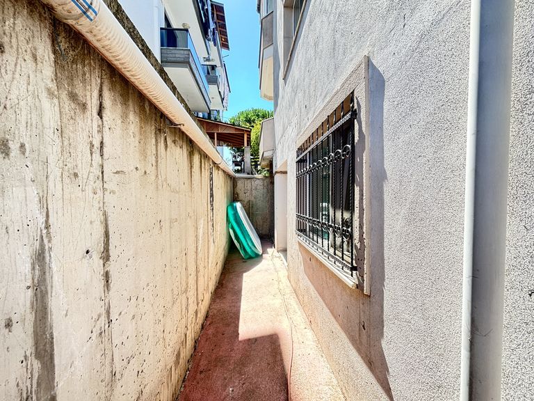 GENİŞ VE KULANIŞLI 2+1 GİRİŞ KAT DAİRE