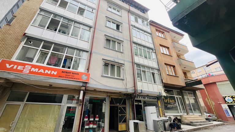 ŞEHRİN KALBİNDE! SAAT KULESİNE 1 DAKİKALIK YÜRÜME MESAFESİNDE ŞİRİN VE KULLANIŞLI 1+1 KİRALIK DAİRE