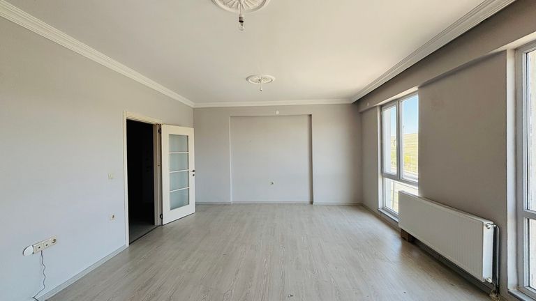 DORA - TRABZON YOLU ÜZERİ BAHÇEŞEHİR EVLER 3+1 FERAH DAİRE