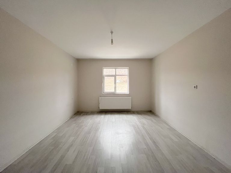 DORA'DAN ESENTEPE MAHALLESİNDE FIRSAT GENİŞ 2+1 KİRALIK DAİRE