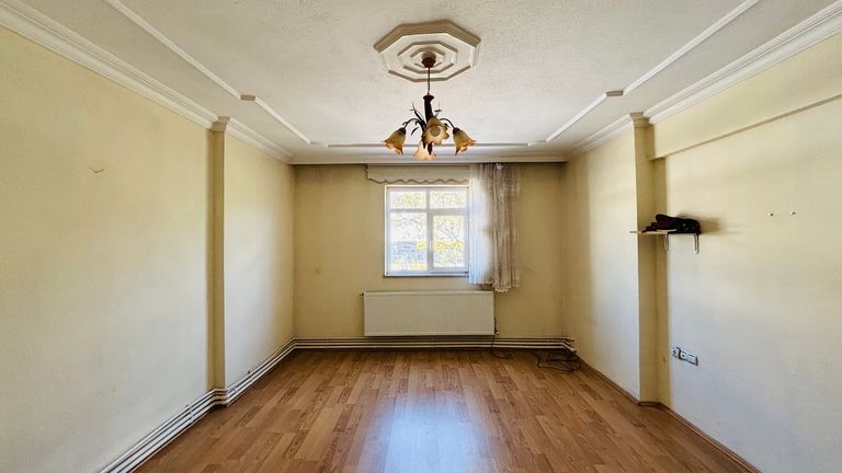 DORA - TUZCUZADE MAHALLESİ YENİ PAZARIN YANI 3+1 FERAH DAİRE