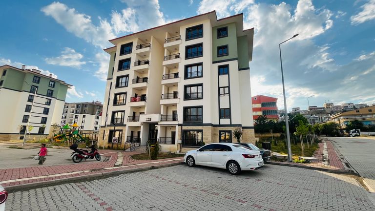 GENÇOSMAN'IN YENİ TOKİ PROJESİNDE GÜNEY CEPHE 2+1 KİRALIK