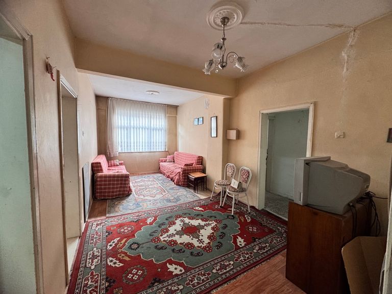 CUMHURİYET CADDESİ’NDE ÖĞRENCİLERE UYGUN 2+1 KİRALIK DAİRE