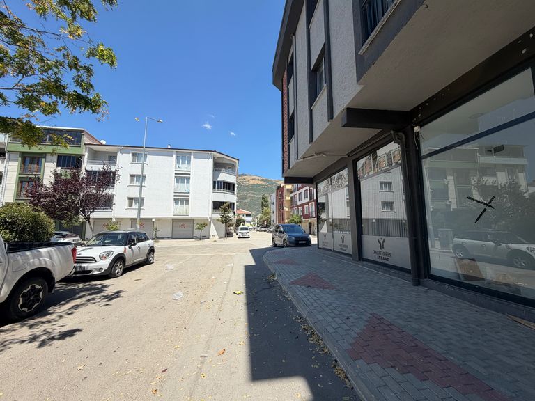 YENİ BİNADA KAÇIRILMAYACAK KİRALIK DÜKKAN FIRSATI!