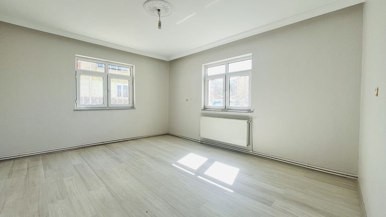 DORA - ESENTEPE MAH. KONFORLU AİLE YAŞAMINA UYGUN 3+1 KİRALIK DAİRE.