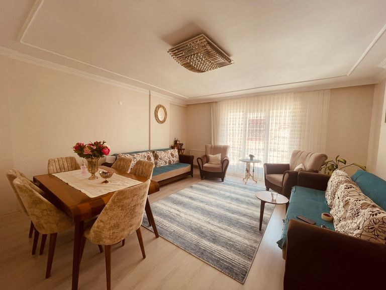 OTOBÜS KAPINIZDA İHTİYAÇLAR ELİNİZİN ALTINDA SATILIK 3+1 DAİRE