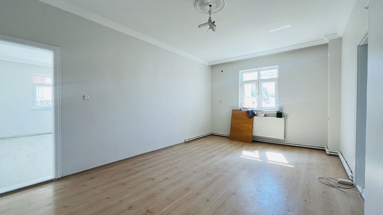 DORA - ESENTEPE MAH. KONFORLU AİLE YAŞAMINA UYGUN 3+1 KİRALIK DAİRE.