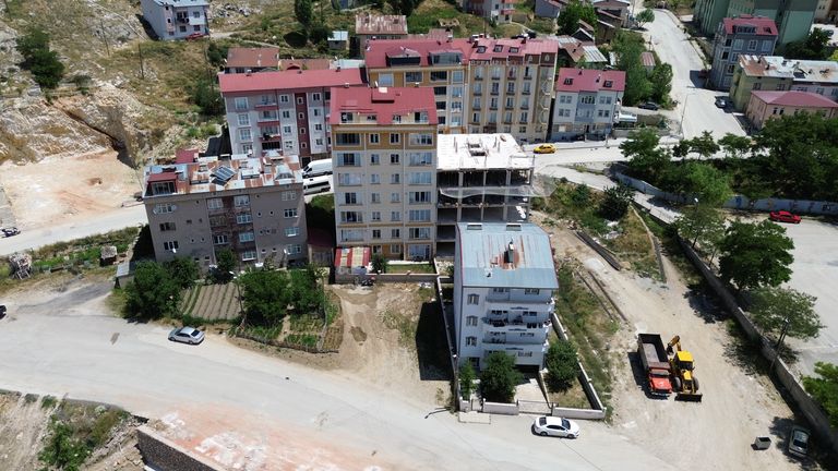 DORA - ŞEHİR MERKEZİNDE ŞEHİR MANZARALI DUBLEKS DAİRE