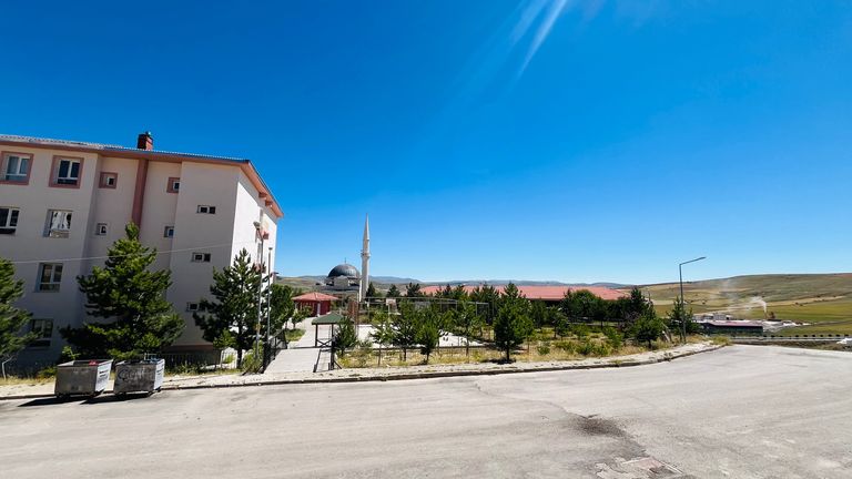 ŞİNGAH MAHALLESİNDE GÜNEY CEPHE, GENİŞ VE FERAH 3+1 KİRALIK DAİRE | ÖĞRETMEN TOKİLERİ YANI