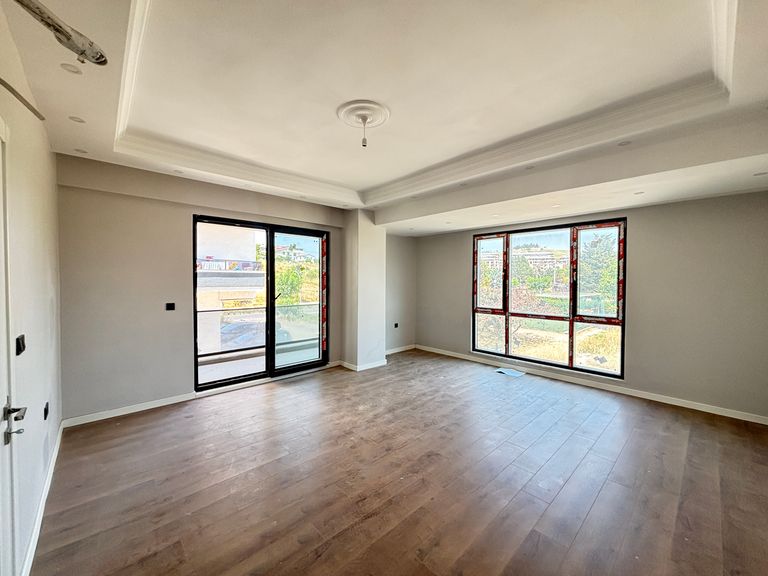 DORADAN KONFOR VE FERAHLIĞI BİR ARADA SUNAN MASRAFSIZ 3+1 DAİRE