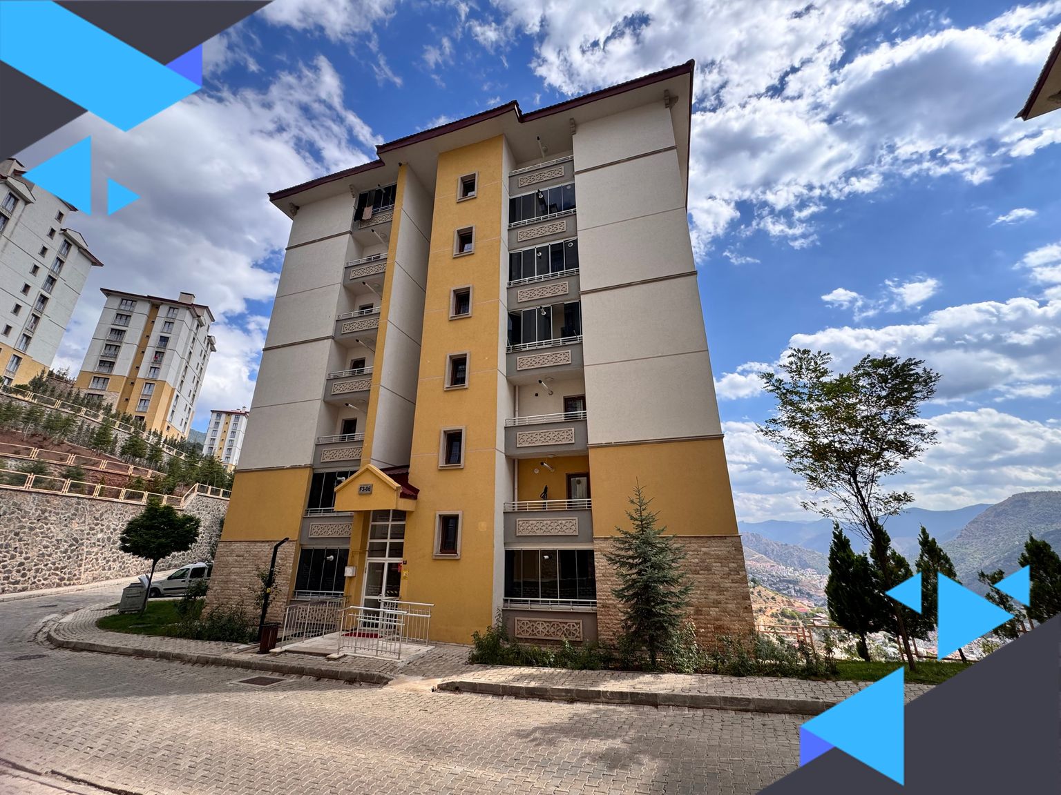 ÇAMLICA TOKİDE DEĞERİYLE ÖNE ÇIKAN ARA KAT 2+1 SATILIK DAİRE