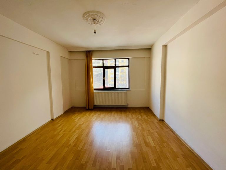 GÜMÜŞHANE MERKEZDE, PRESTİJLİ KONUMDA 2+1 KİRALIK DAİRE