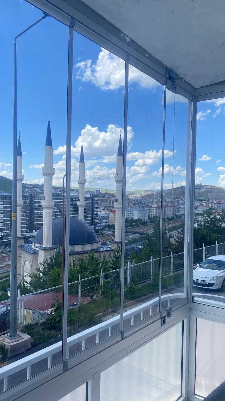 DORA- ZAHİT MAHALLESİNDE ÇORUH MANZARALI 3+1 SATILIK DAİRE