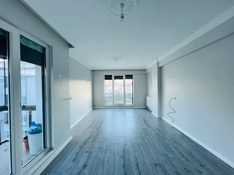 ŞİNGAH MAHALLESİ AYRICALIKLI GENİŞ M2 Lİ 2+1 KİRALIK DAİRE
